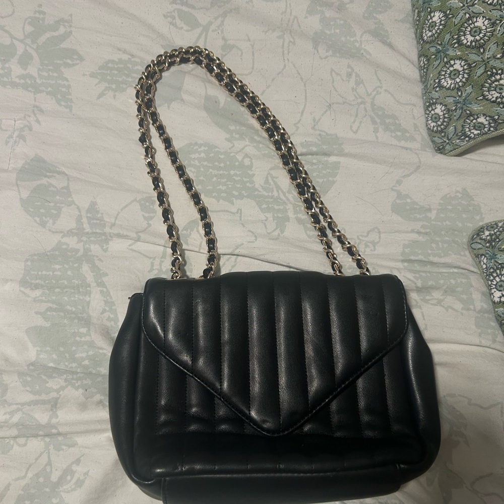 Forever 21 Black Quilted Chain Shoulder Bag